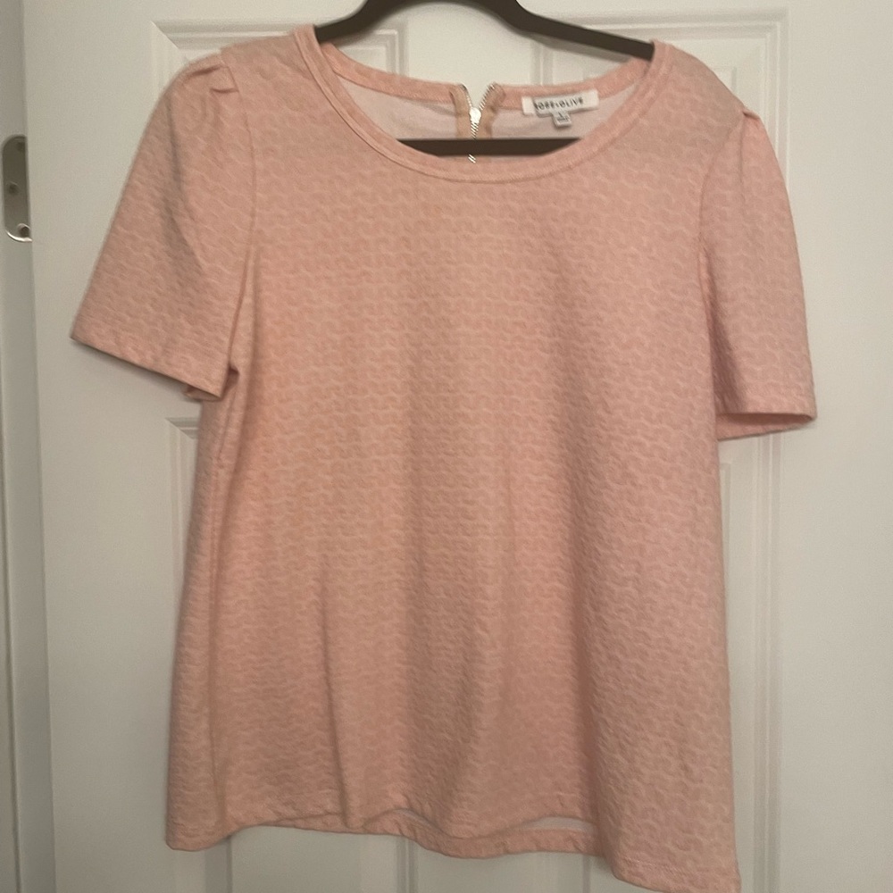Rose + Olive Short Sleeve Top Size Large